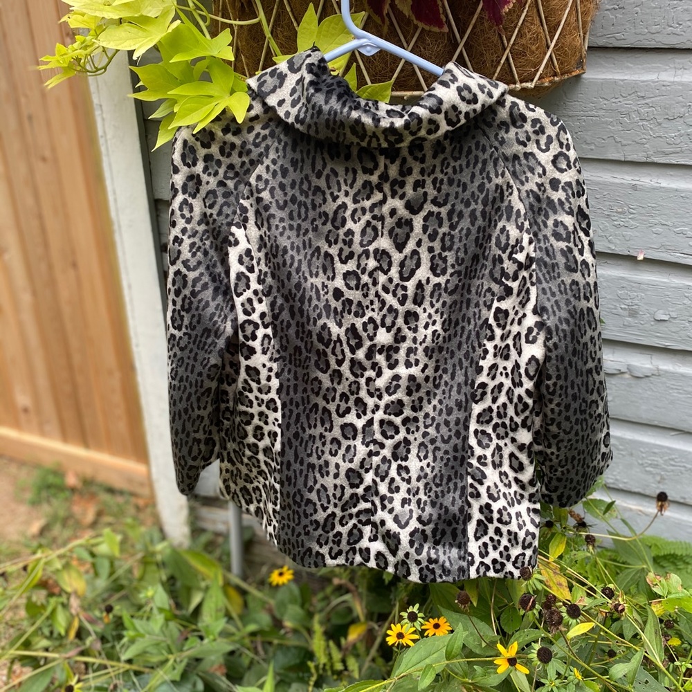 Leopard Print Cropped Jacket - Picture 7 of 7